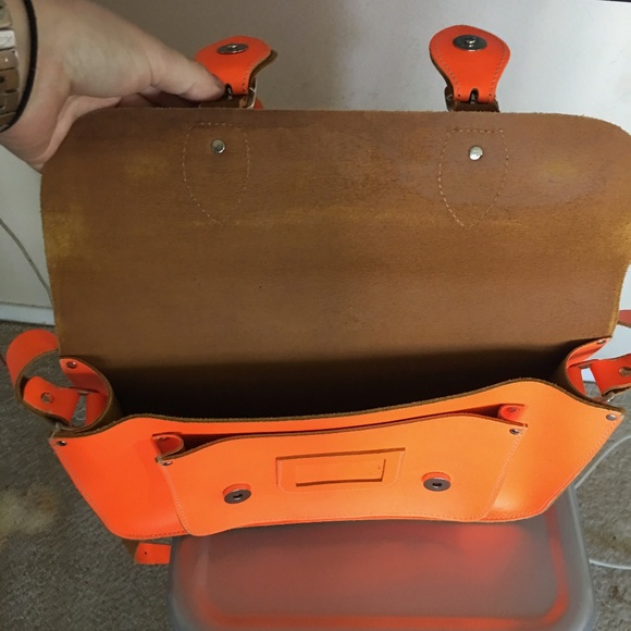 Neon leather satchel (like Cambridge Satchel) - Picture 3 of 4